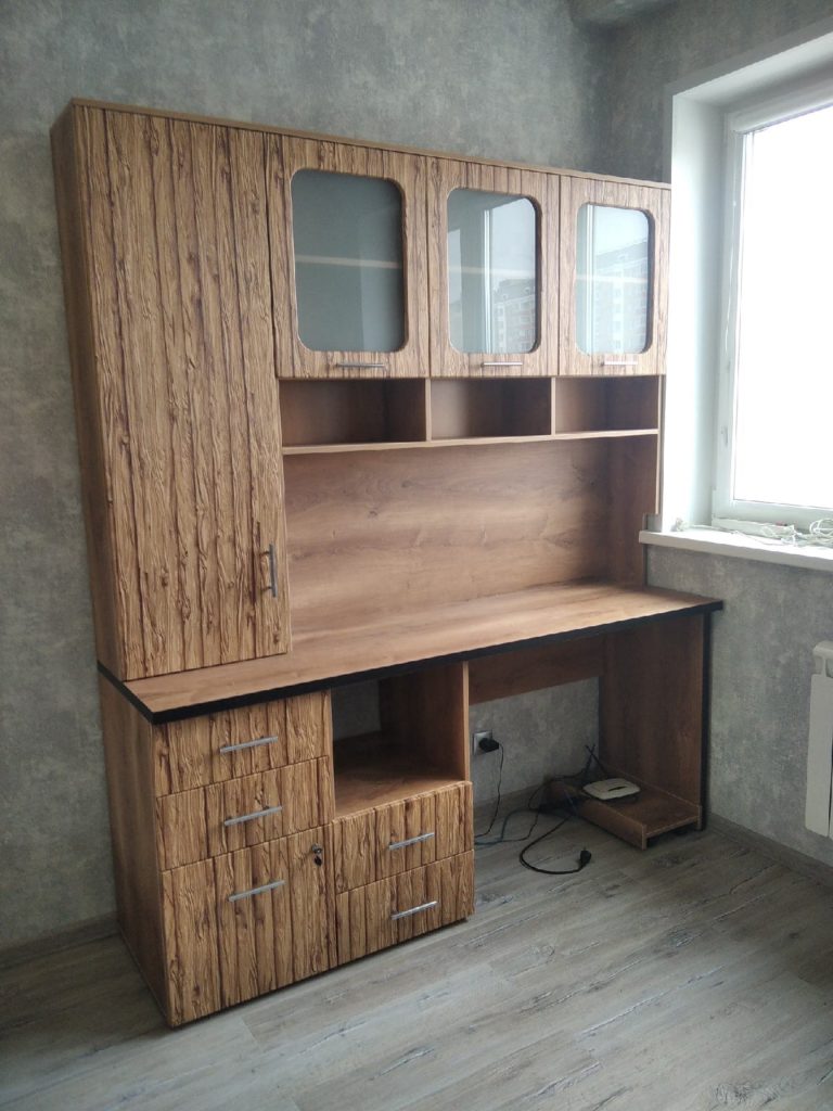 компьюетрный стол на заказ по эскизу клиента 1